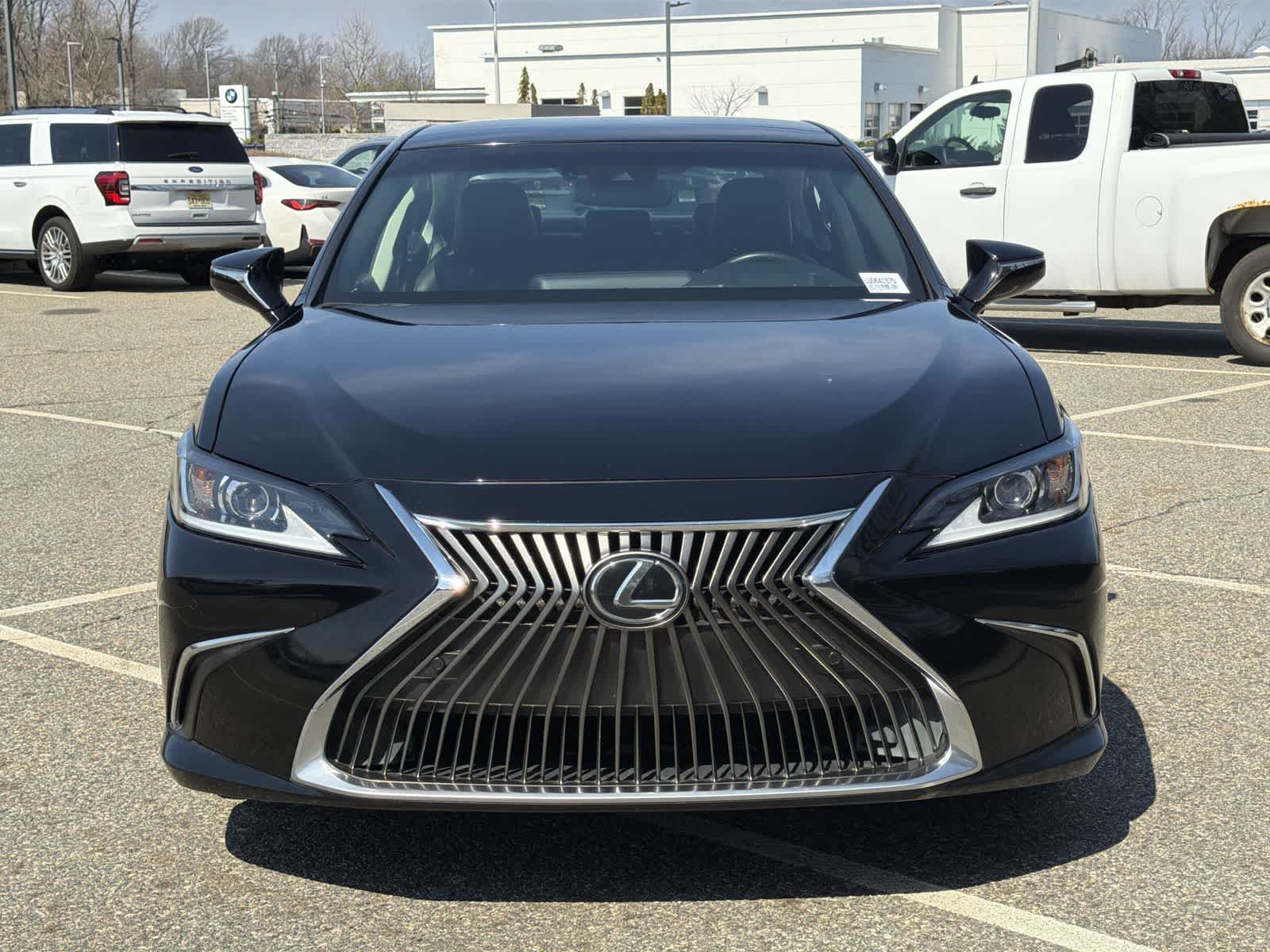 Thumbnail: 2020 Lexus ES - 14