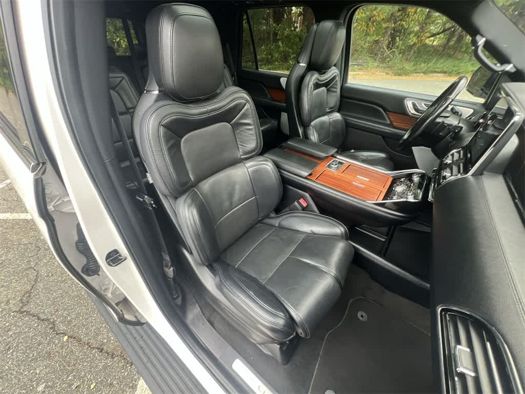 Thumbnail: 2019 Lincoln Navigator - 22