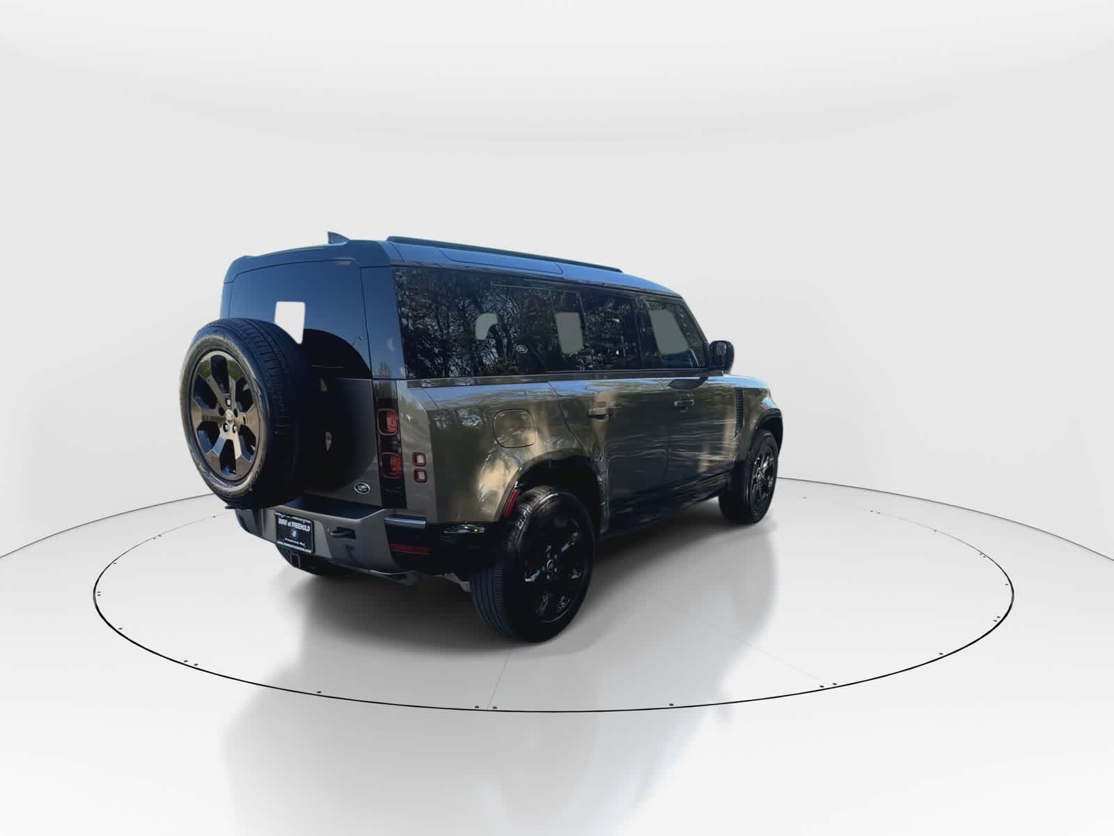 Thumbnail: 2022 Land Rover Defender - 3