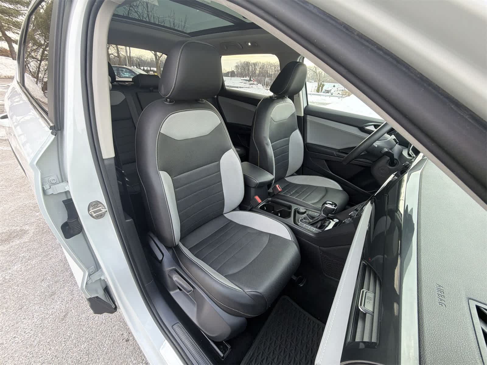 Thumbnail: 2022 Volkswagen Taos - 22