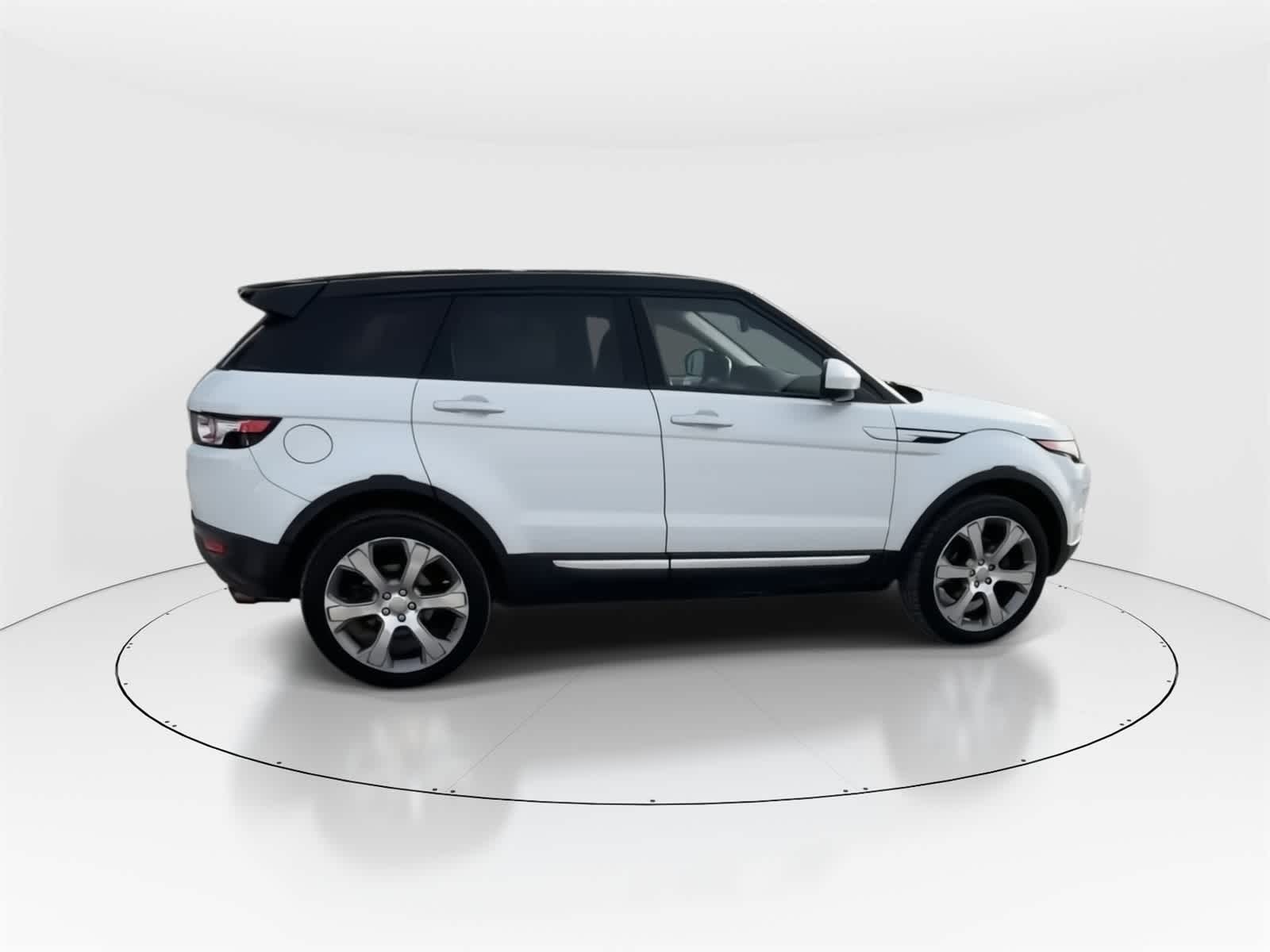 Thumbnail: 2015 Land Rover Range Rover Evoque - 2