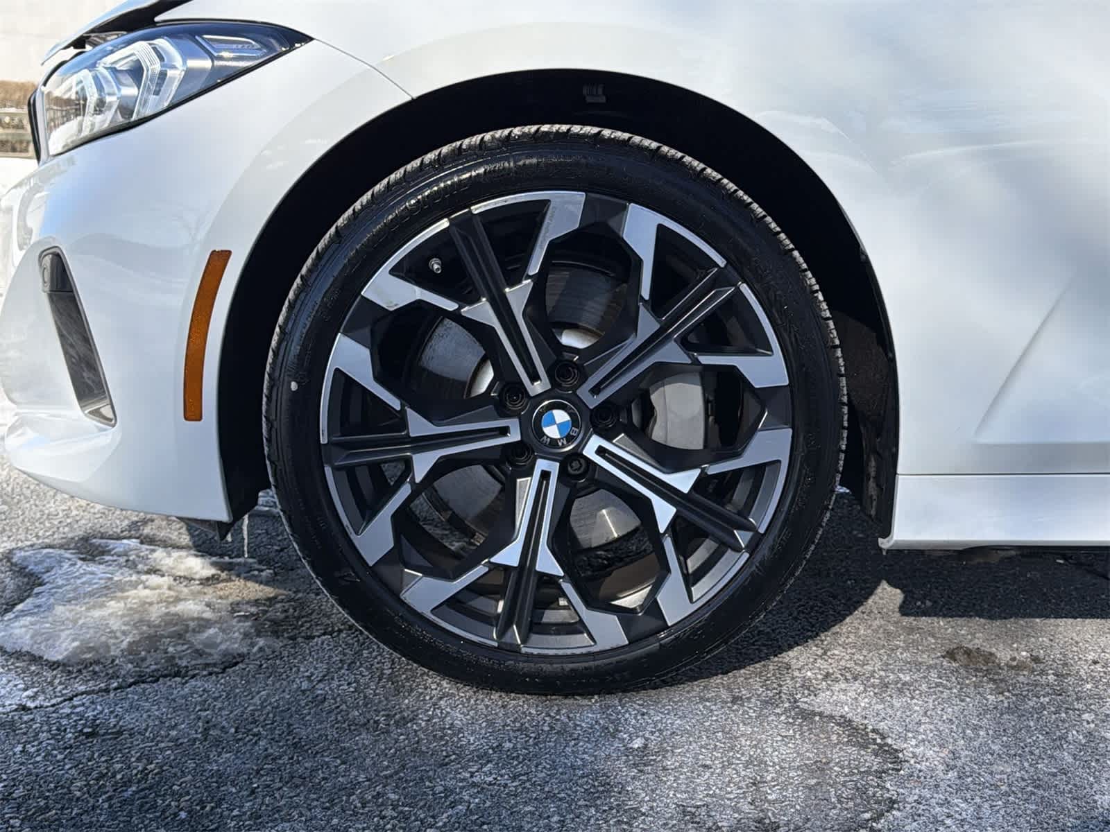 Thumbnail: 2025 BMW 3 Series - 16