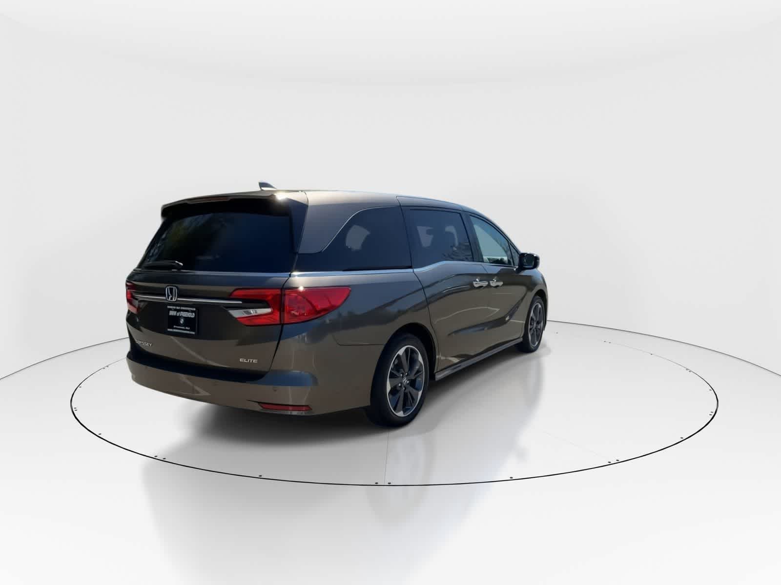 Thumbnail: 2023 Honda Odyssey - 8