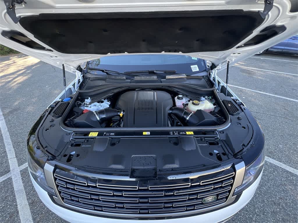 Thumbnail: 2025 Land Rover Range Rover - 17