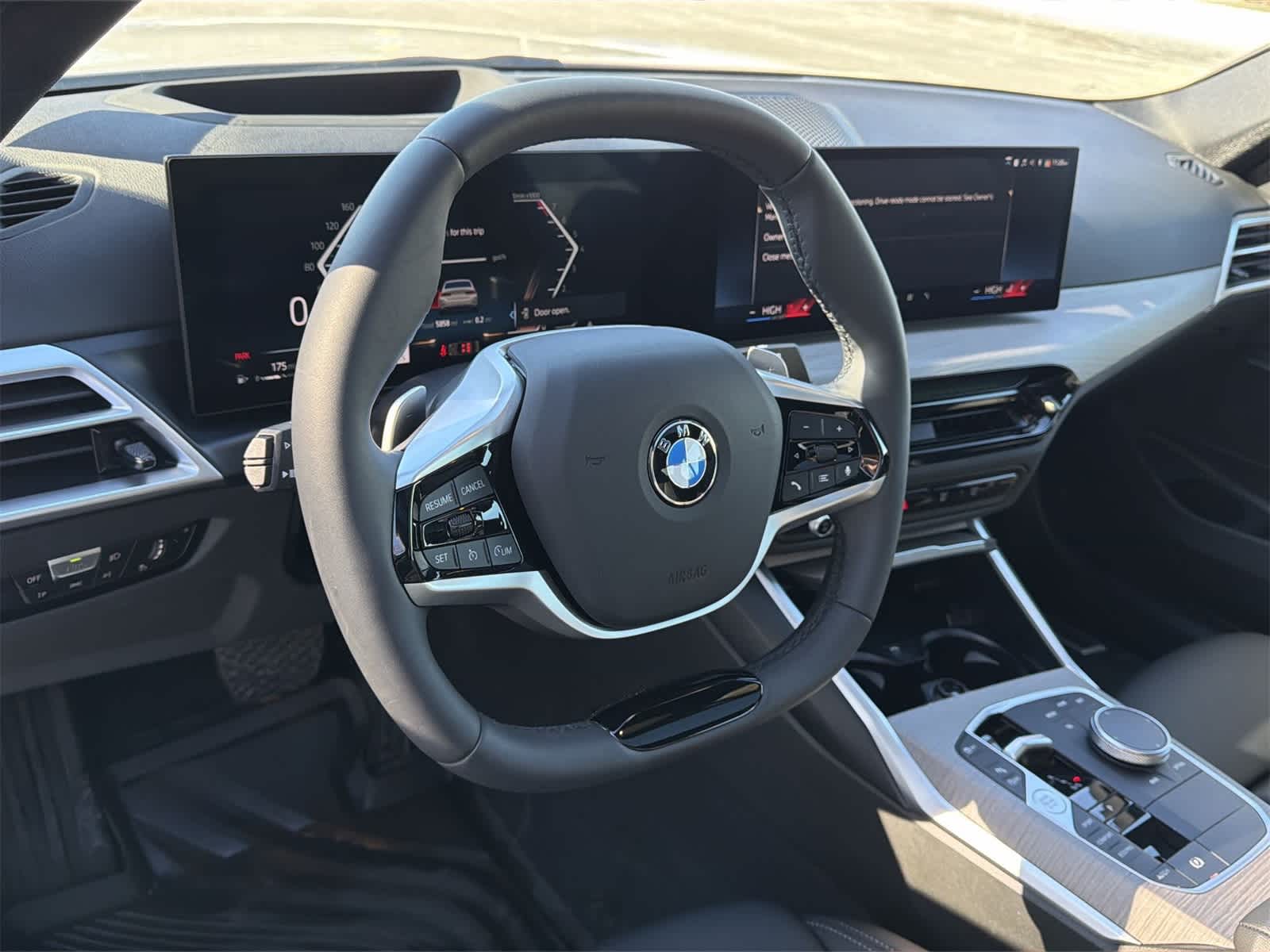 Thumbnail: 2025 BMW 3 Series - 23