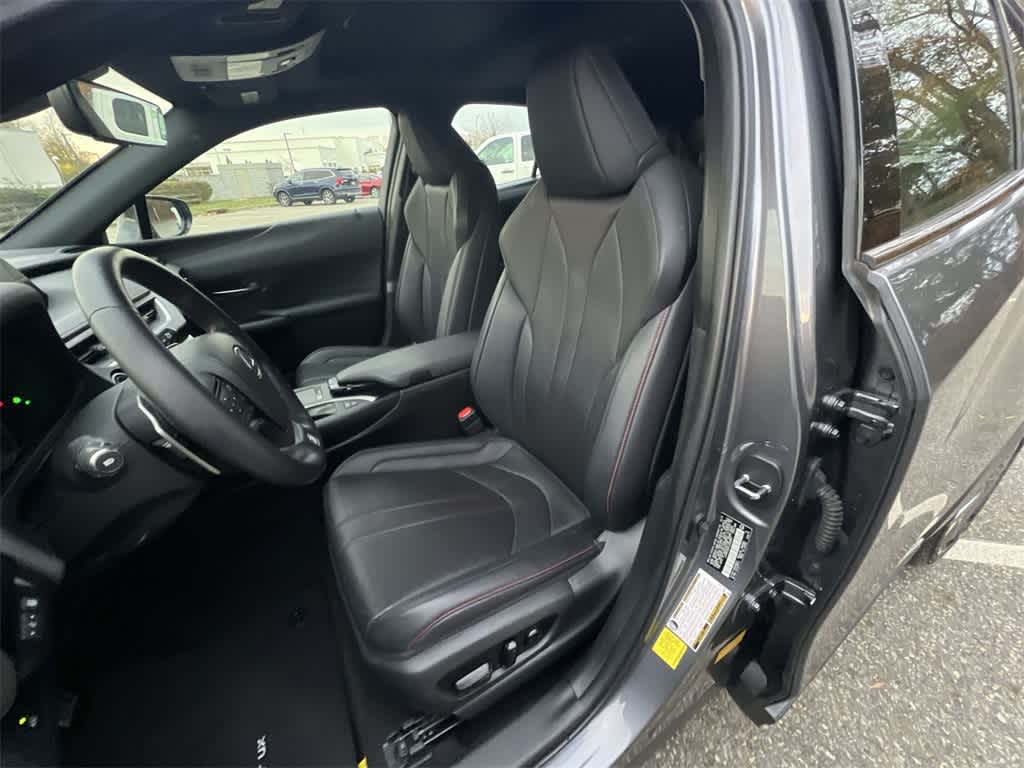 Thumbnail: 2020 Lexus UX - 19