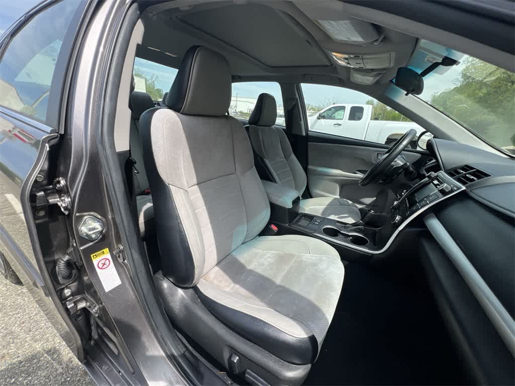 Thumbnail: 2015 Toyota Camry - 21