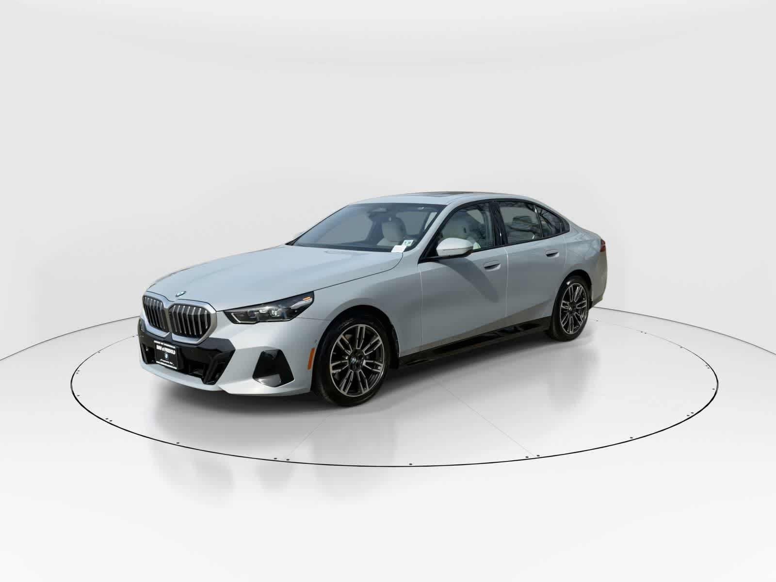 Thumbnail: 2026 BMW 5 Series - 4