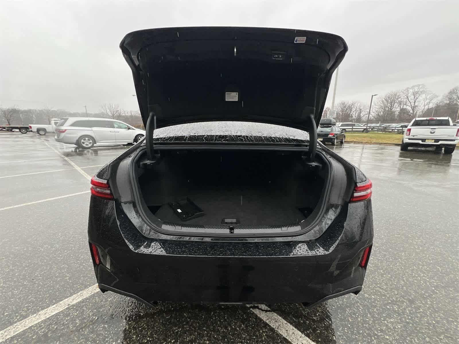 Thumbnail: 2025 BMW i5 - 27