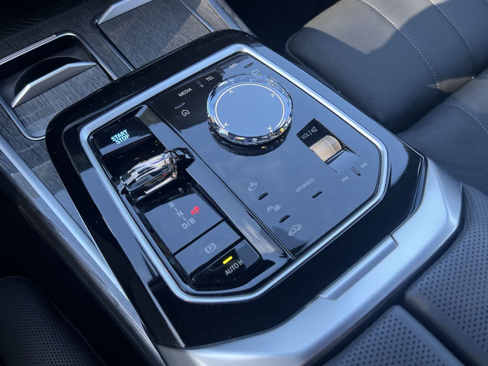 Thumbnail: 2025 BMW i7 - 25