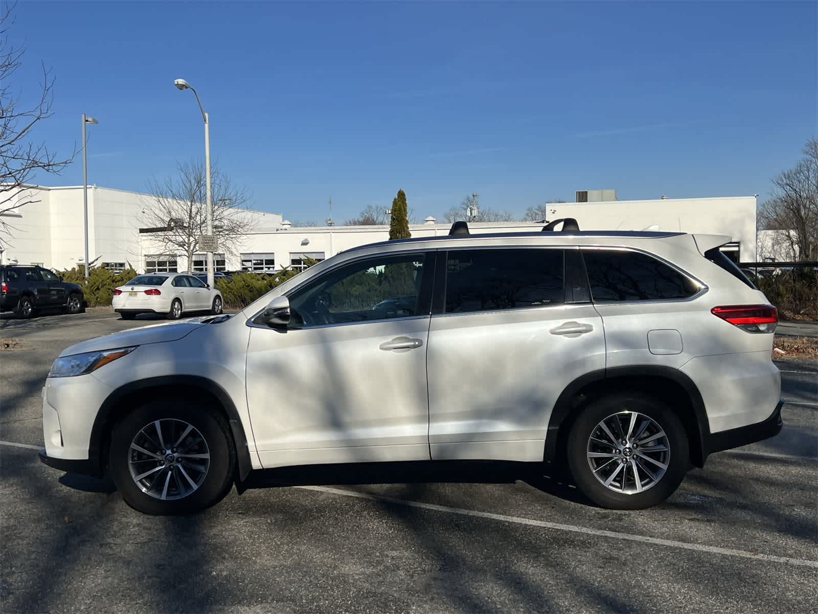 Thumbnail: 2017 Toyota Highlander - 11