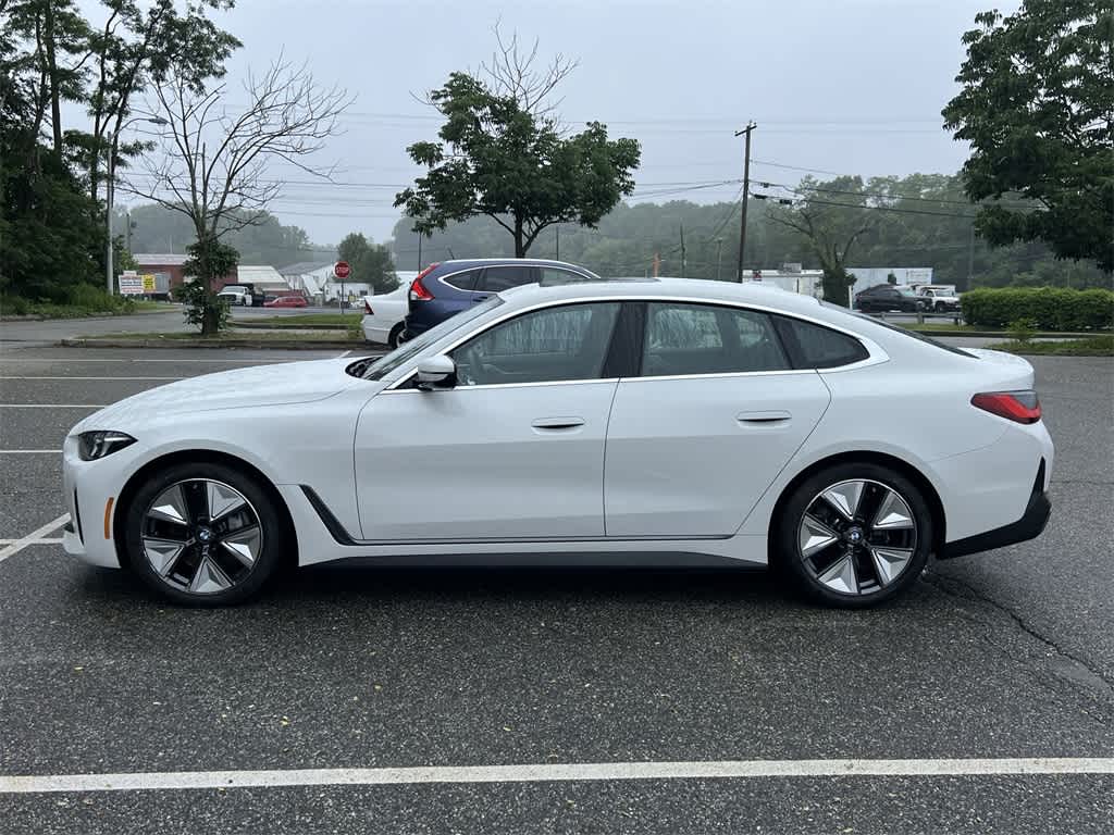 Thumbnail: 2025 BMW i4 - 11