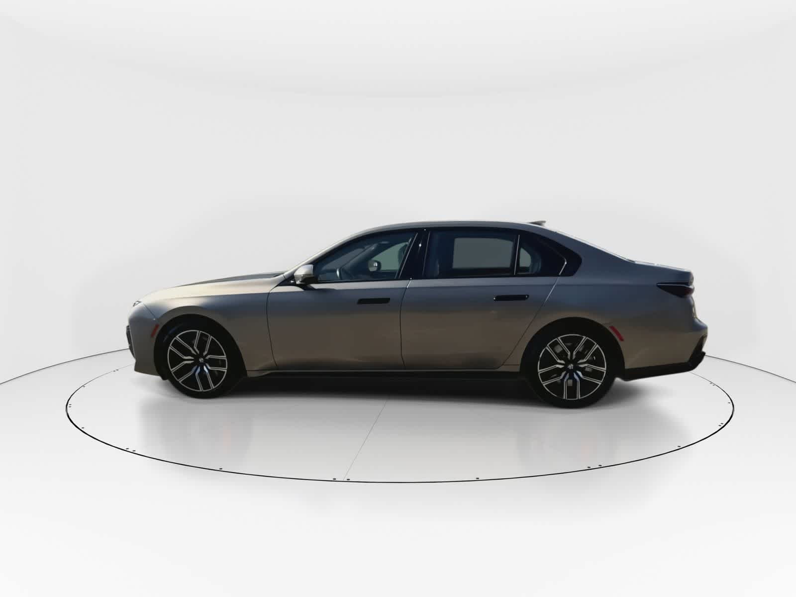 Thumbnail: 2023 BMW 7 Series - 5