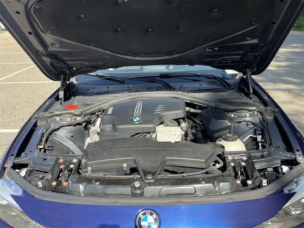 Thumbnail: 2016 BMW 3 Series - 17