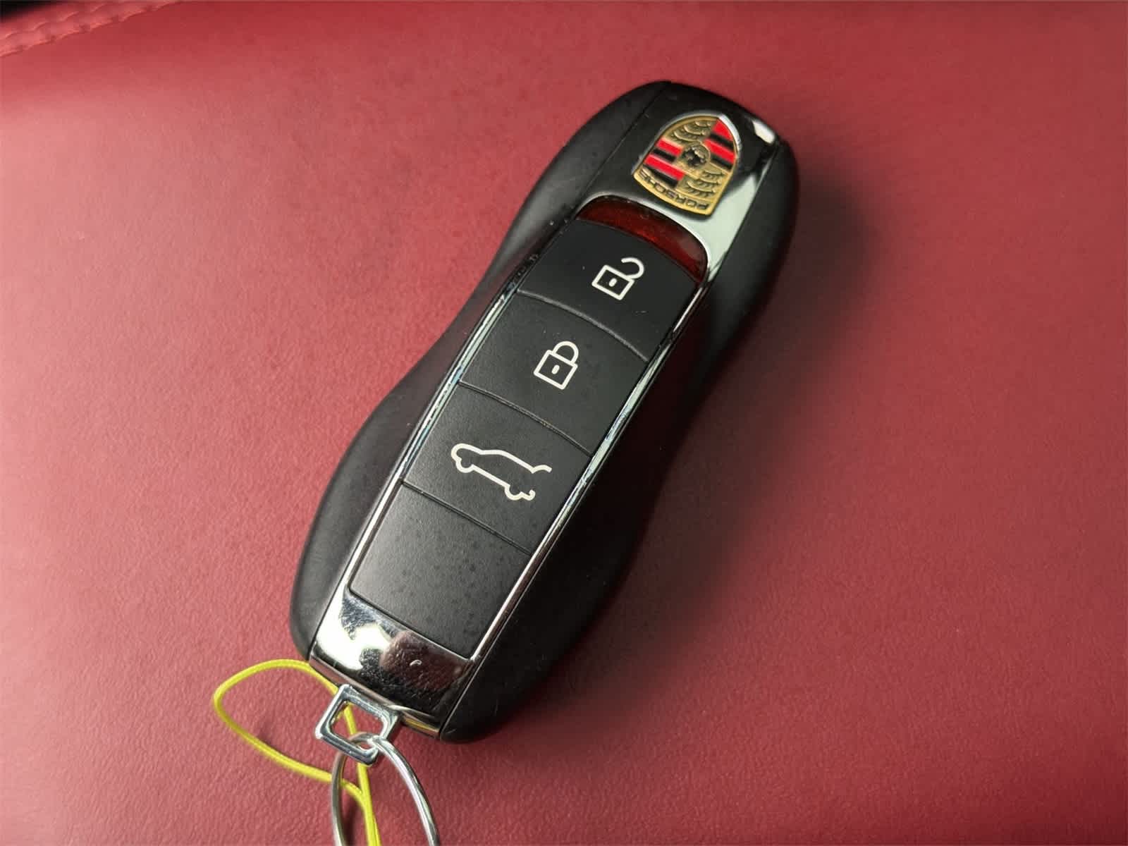 Thumbnail: 2020 Porsche Macan - 28