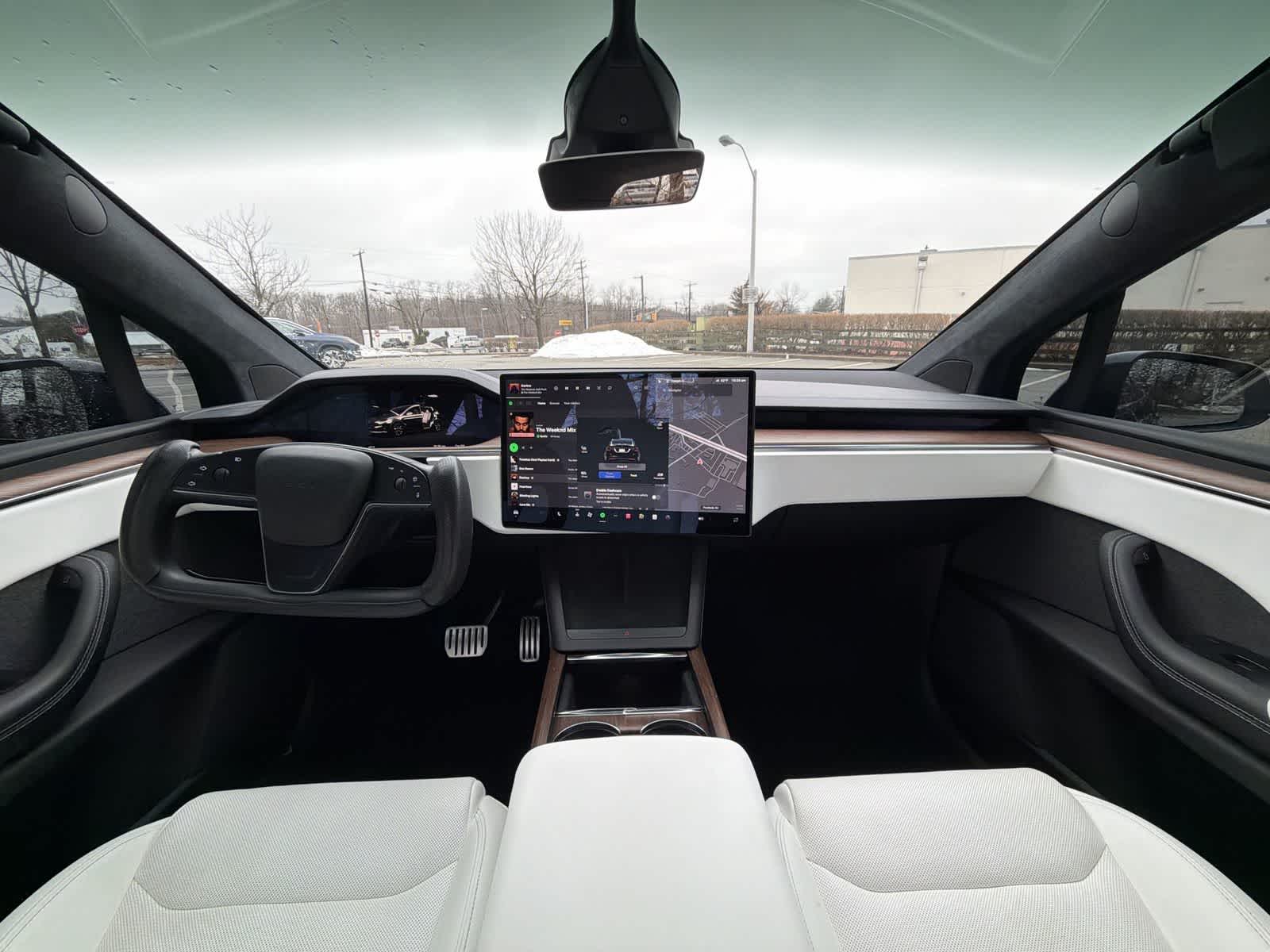 Thumbnail: 2023 Tesla Model X - 18