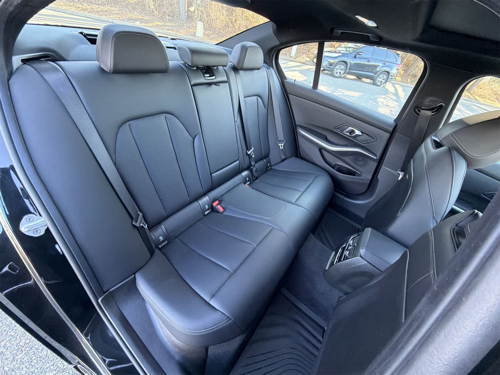 Thumbnail: 2025 BMW 3 Series - 21