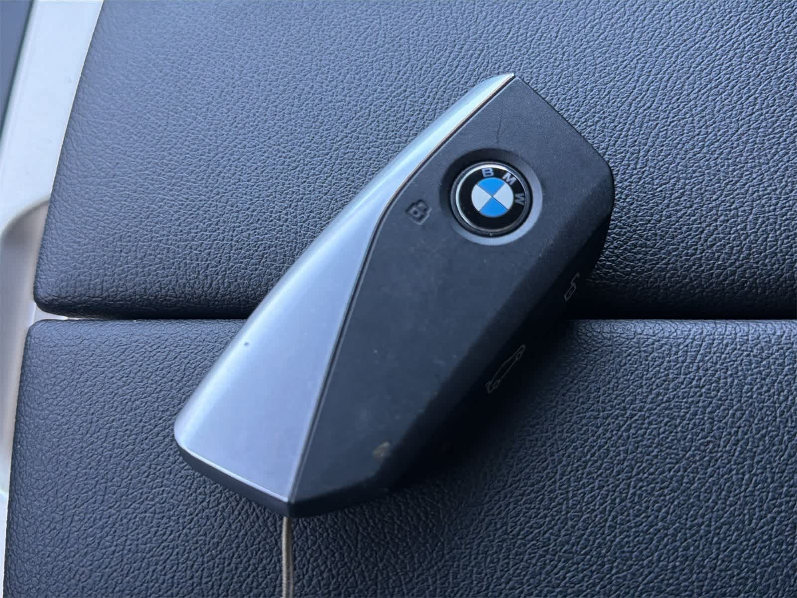 Thumbnail: 2025 BMW iX - 27