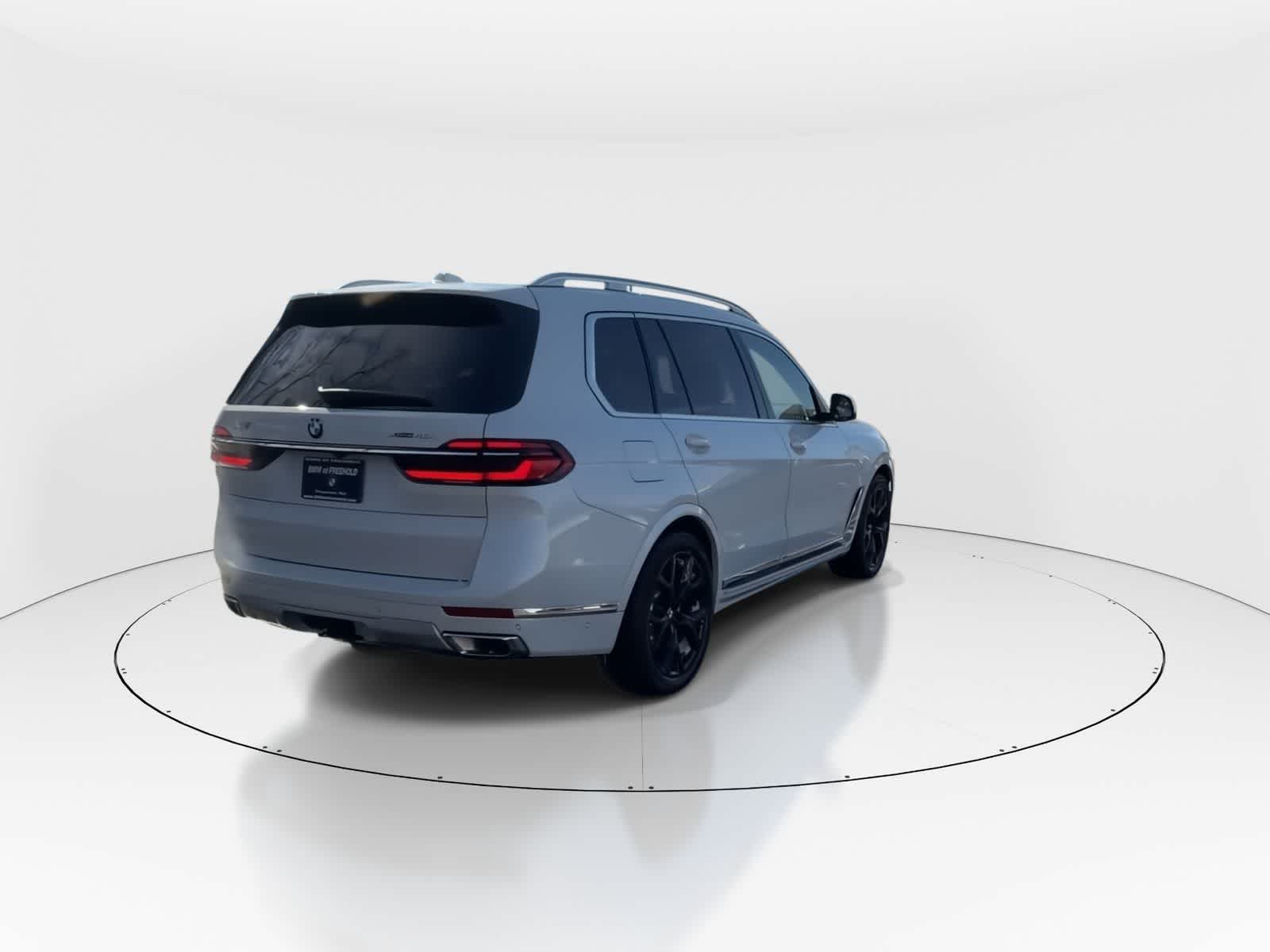 Thumbnail: 2026 BMW X7 - 9