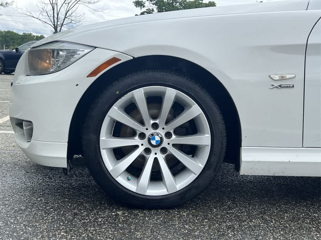 Thumbnail: 2011 BMW 3 Series - 16