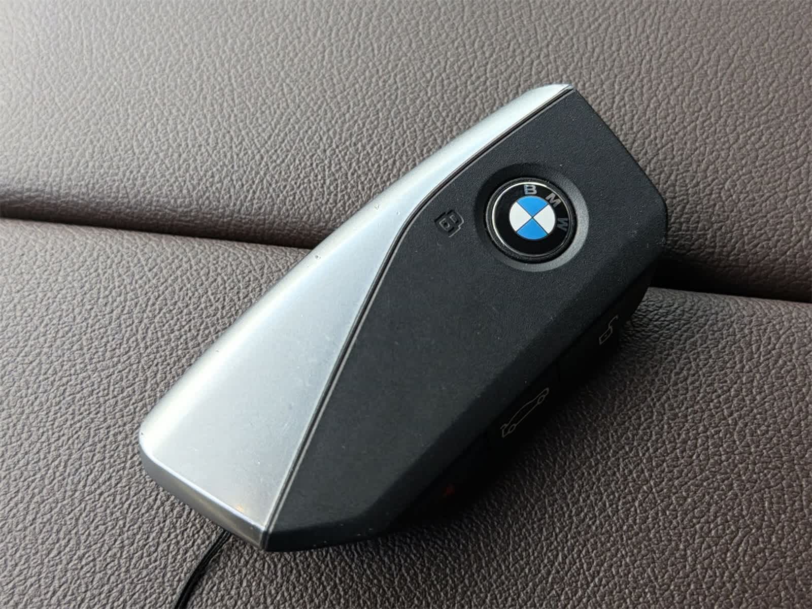 Thumbnail: 2026 BMW iX - 27