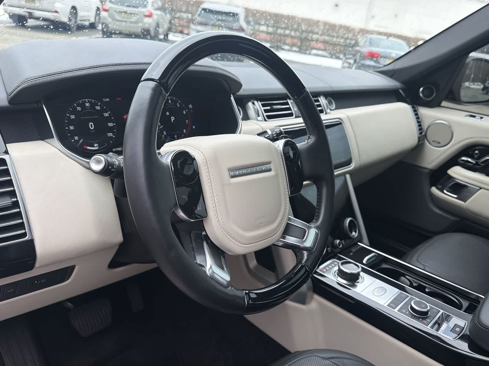 Thumbnail: 2018 Land Rover Range Rover - 23