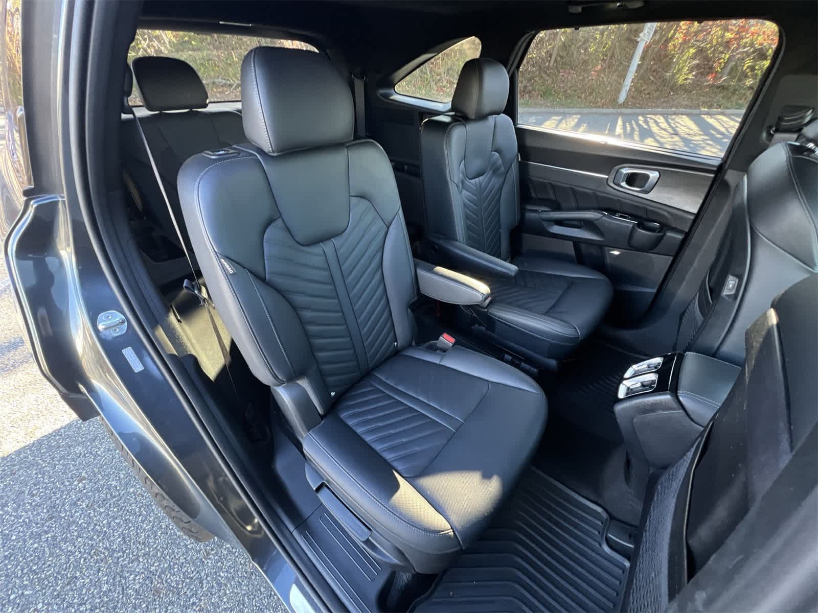 Thumbnail: 2024 Kia Sorento - 21