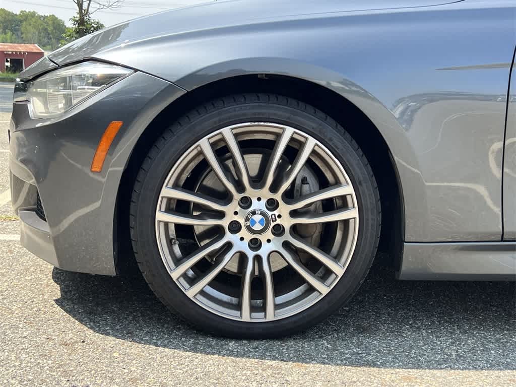 Thumbnail: 2016 BMW 3 Series - 16