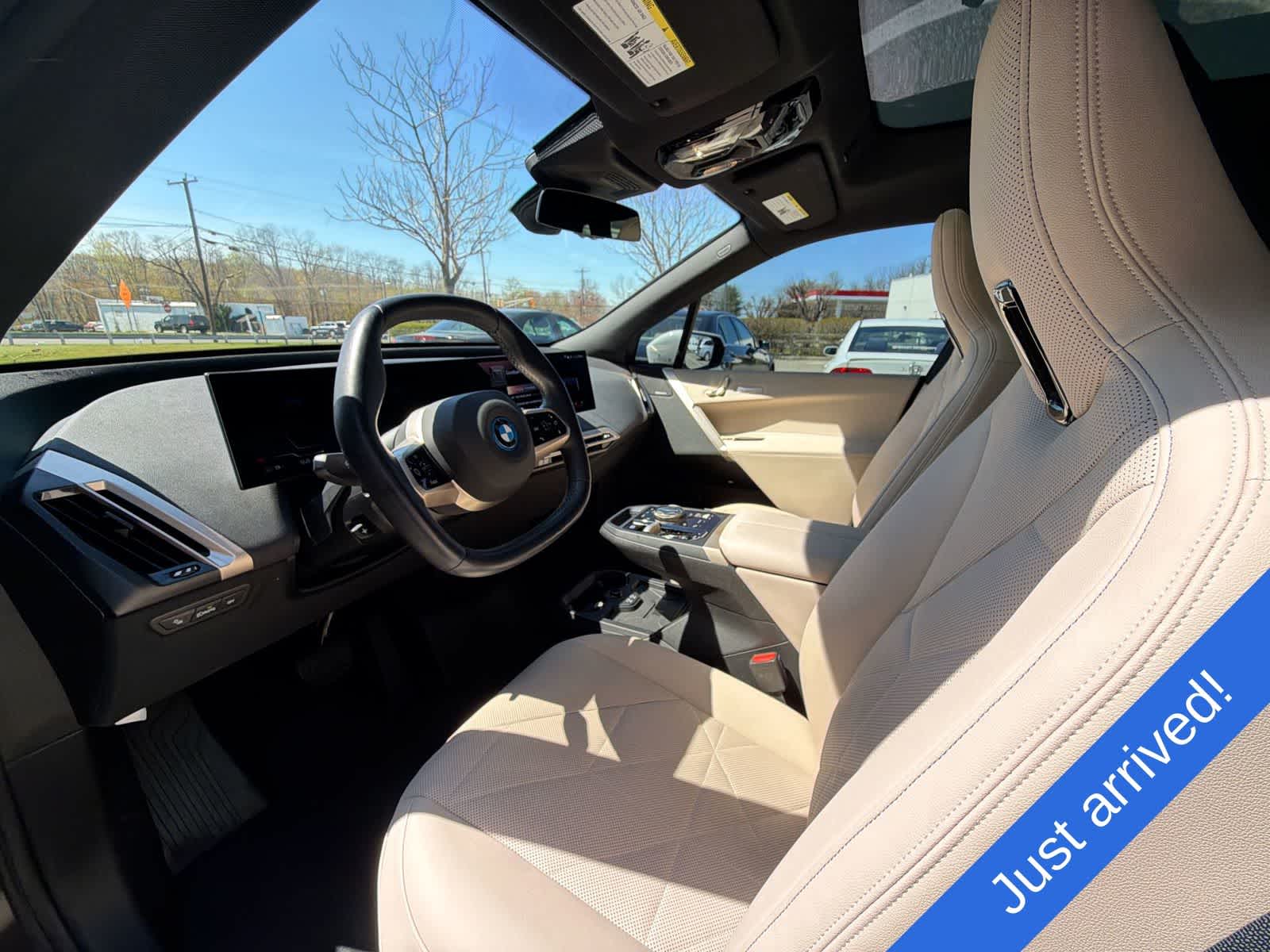 Thumbnail: 2024 BMW iX - 10