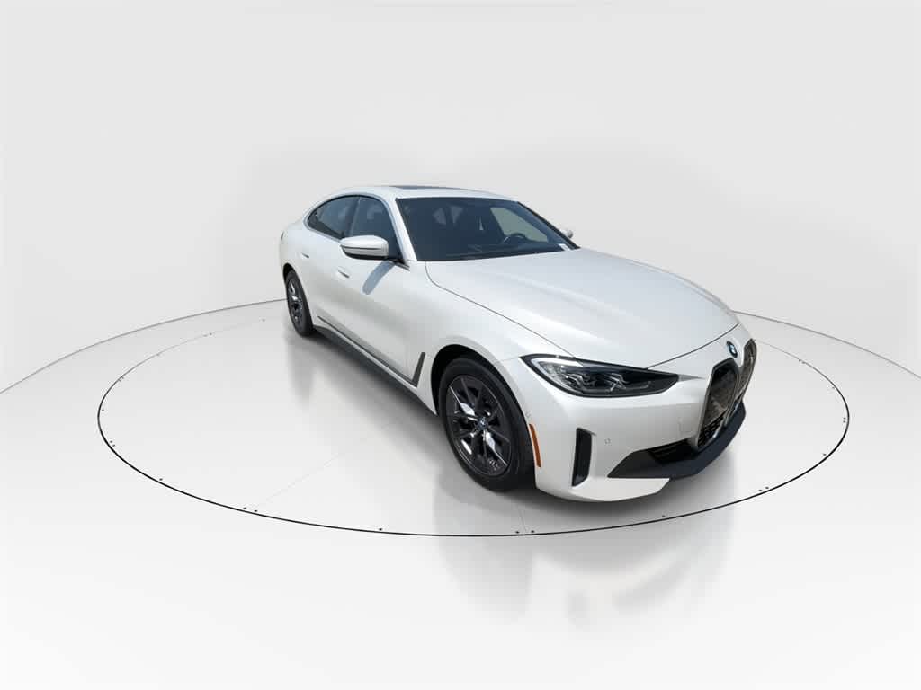 Thumbnail: 2023 BMW i4 - 2