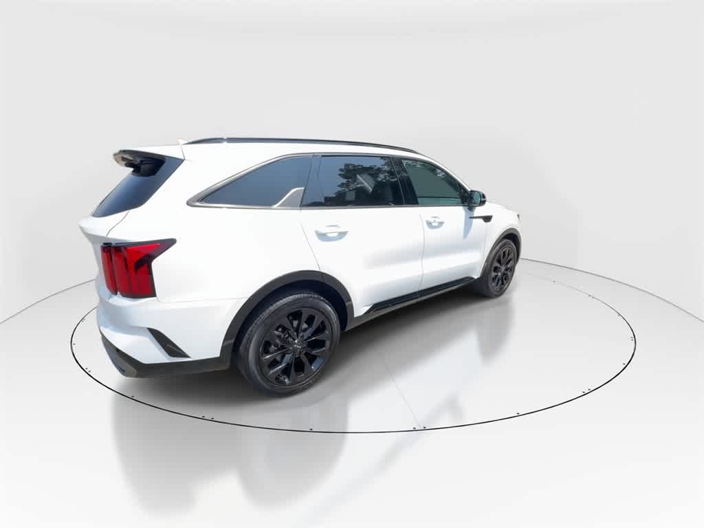 Thumbnail: 2023 Kia Sorento - 8