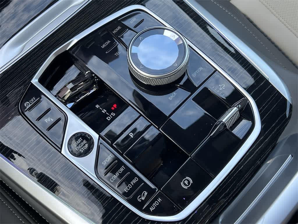 Thumbnail: 2023 BMW X7 - 25