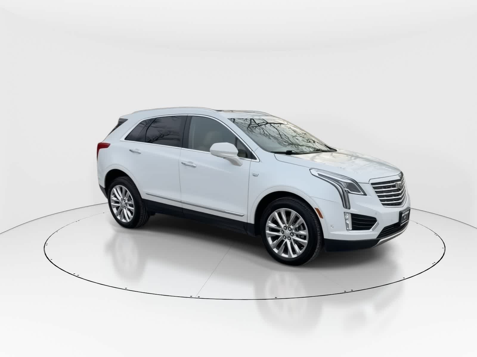 Thumbnail: 2019 Cadillac XT5 - 3