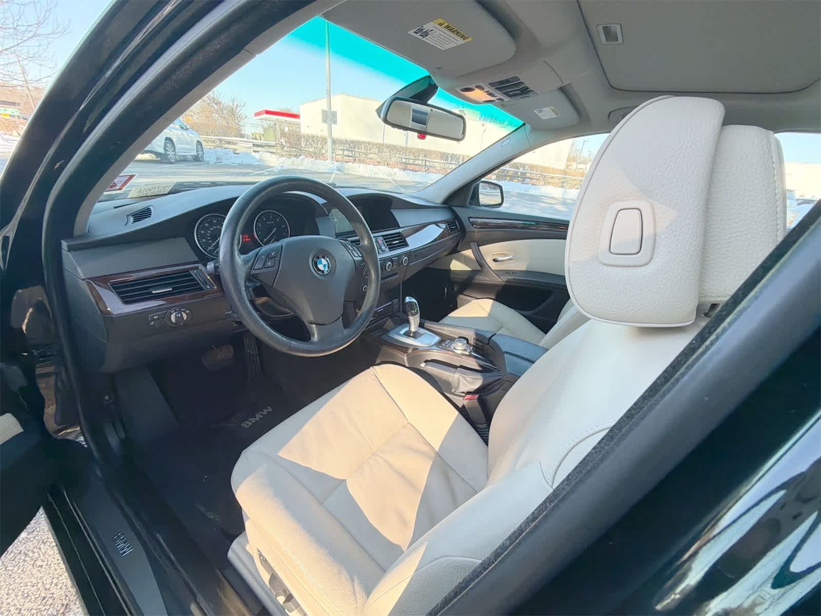 Thumbnail: 2010 BMW 5 Series - 10