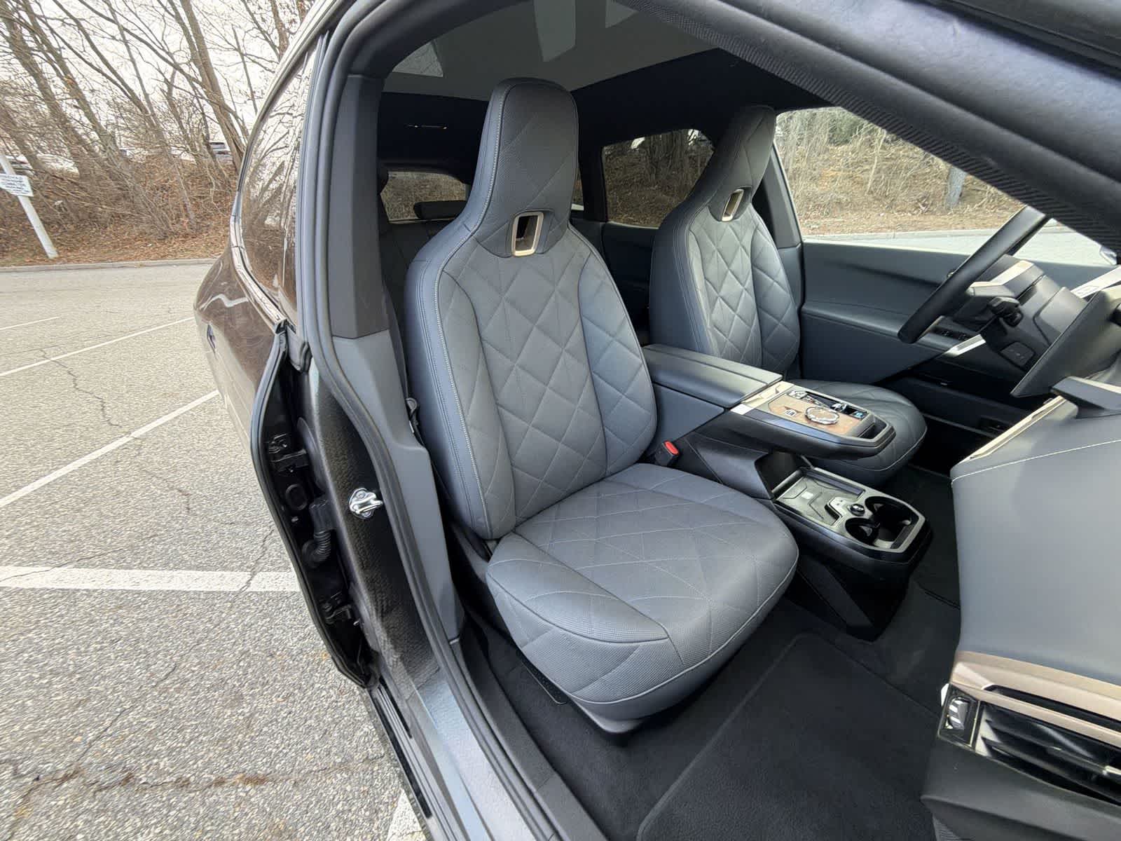 Thumbnail: 2026 BMW iX - 21