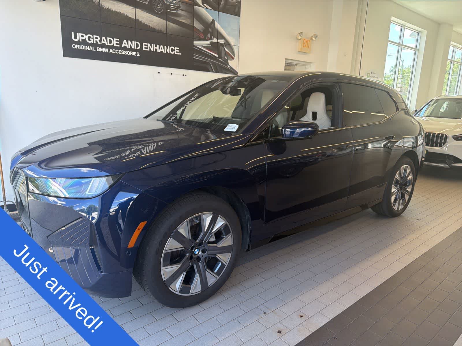 2026 BMW iX xDrive60's photo