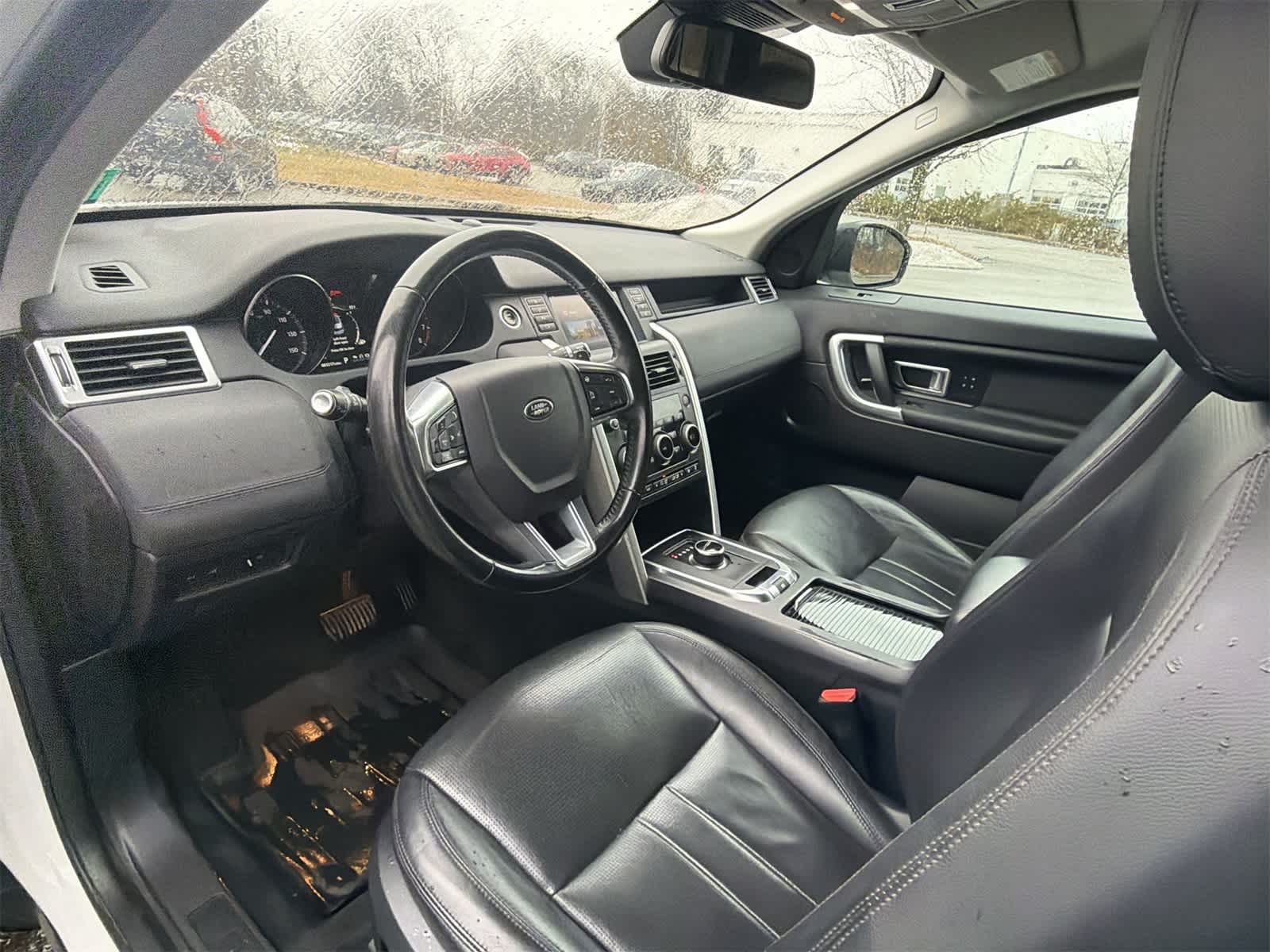 Thumbnail: 2018 Land Rover Discovery Sport - 10