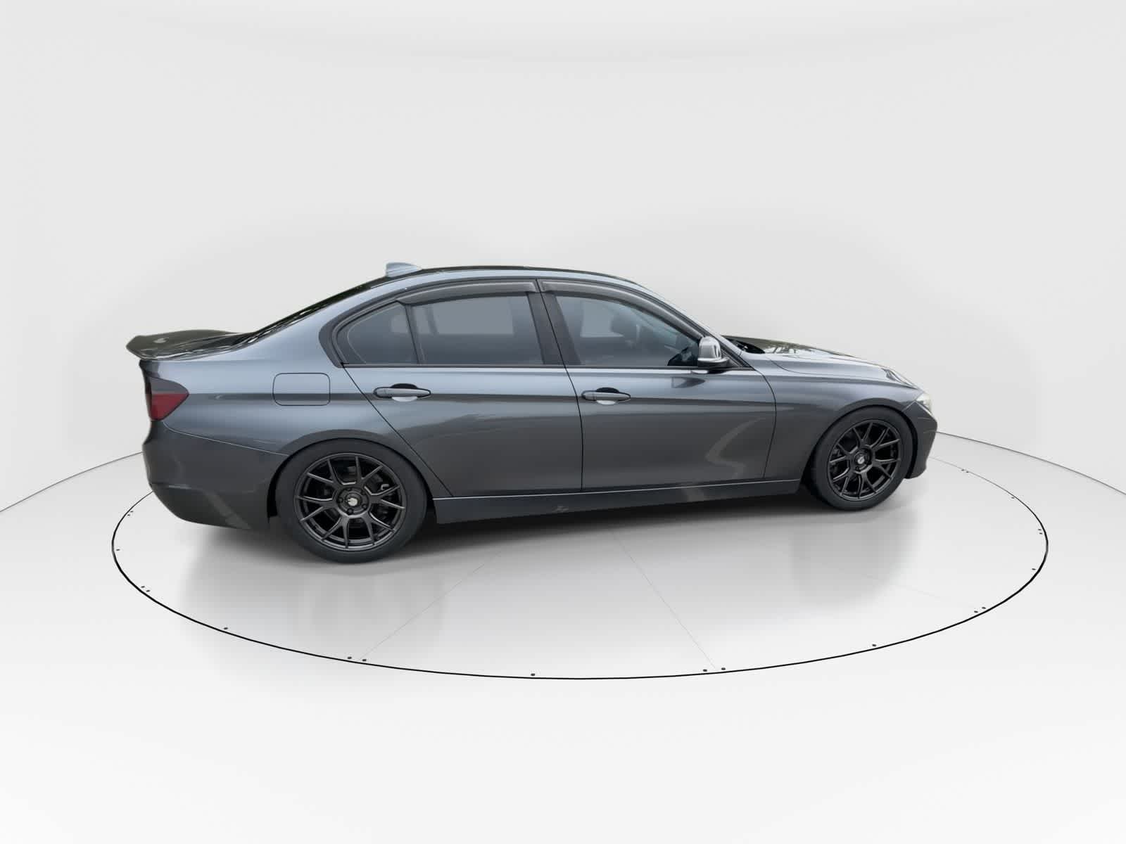 Thumbnail: 2013 BMW 3 Series - 8