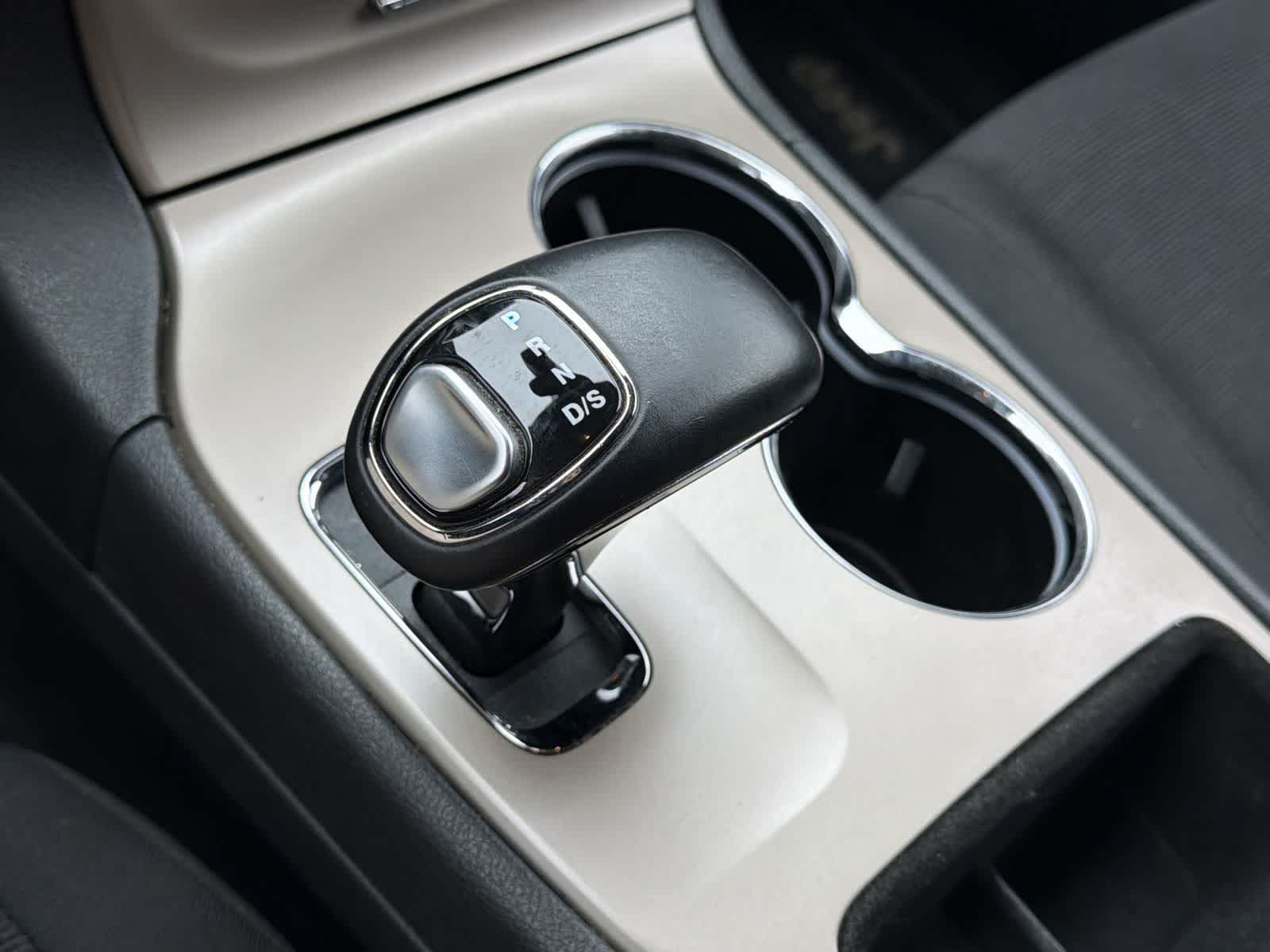 Thumbnail: 2014 Jeep Grand Cherokee - 25