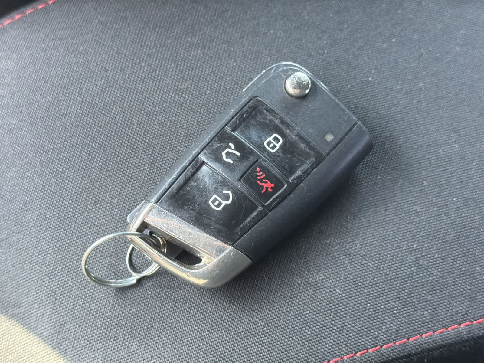 Thumbnail: 2017 Volkswagen Golf - 28