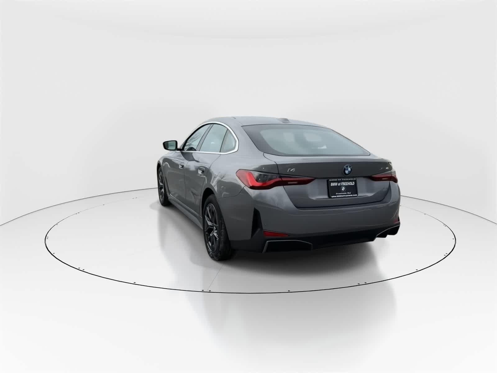 Thumbnail: 2025 BMW i4 - 8