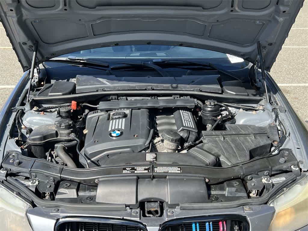 Thumbnail: 2011 BMW 3 Series - 17