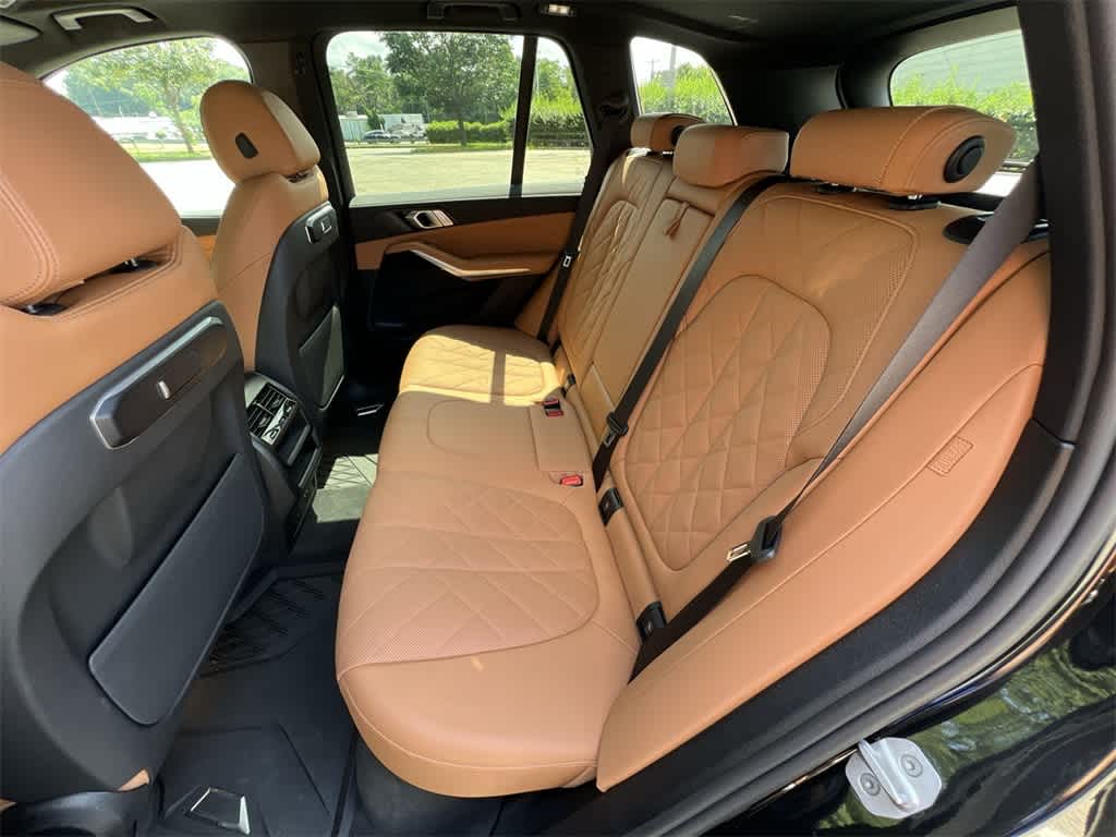 Thumbnail: 2025 BMW X5 - 21