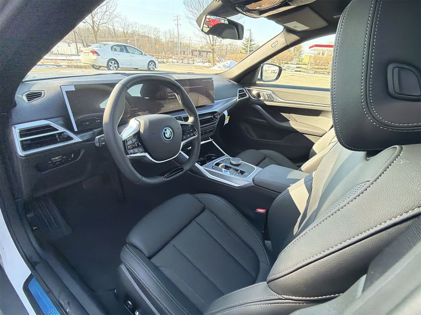 Thumbnail: 2025 BMW i4 - 10