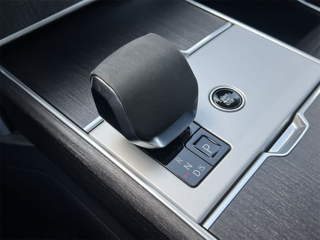 Thumbnail: 2025 Land Rover Range Rover - 24