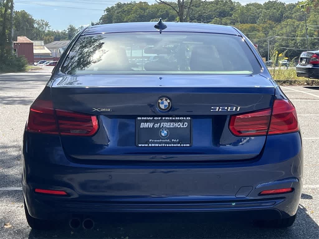 Thumbnail: 2016 BMW 3 Series - 13
