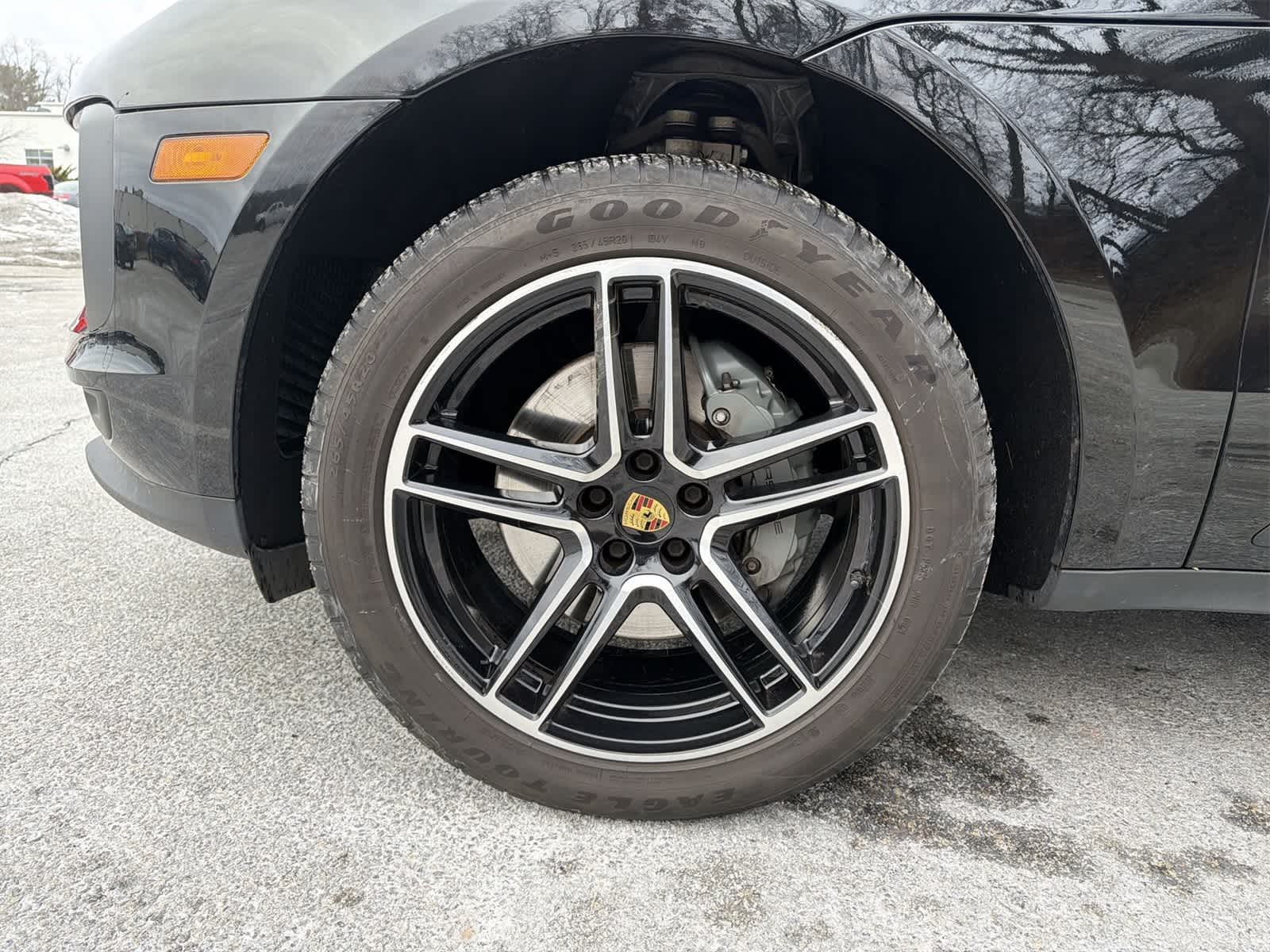 Thumbnail: 2020 Porsche Macan - 16