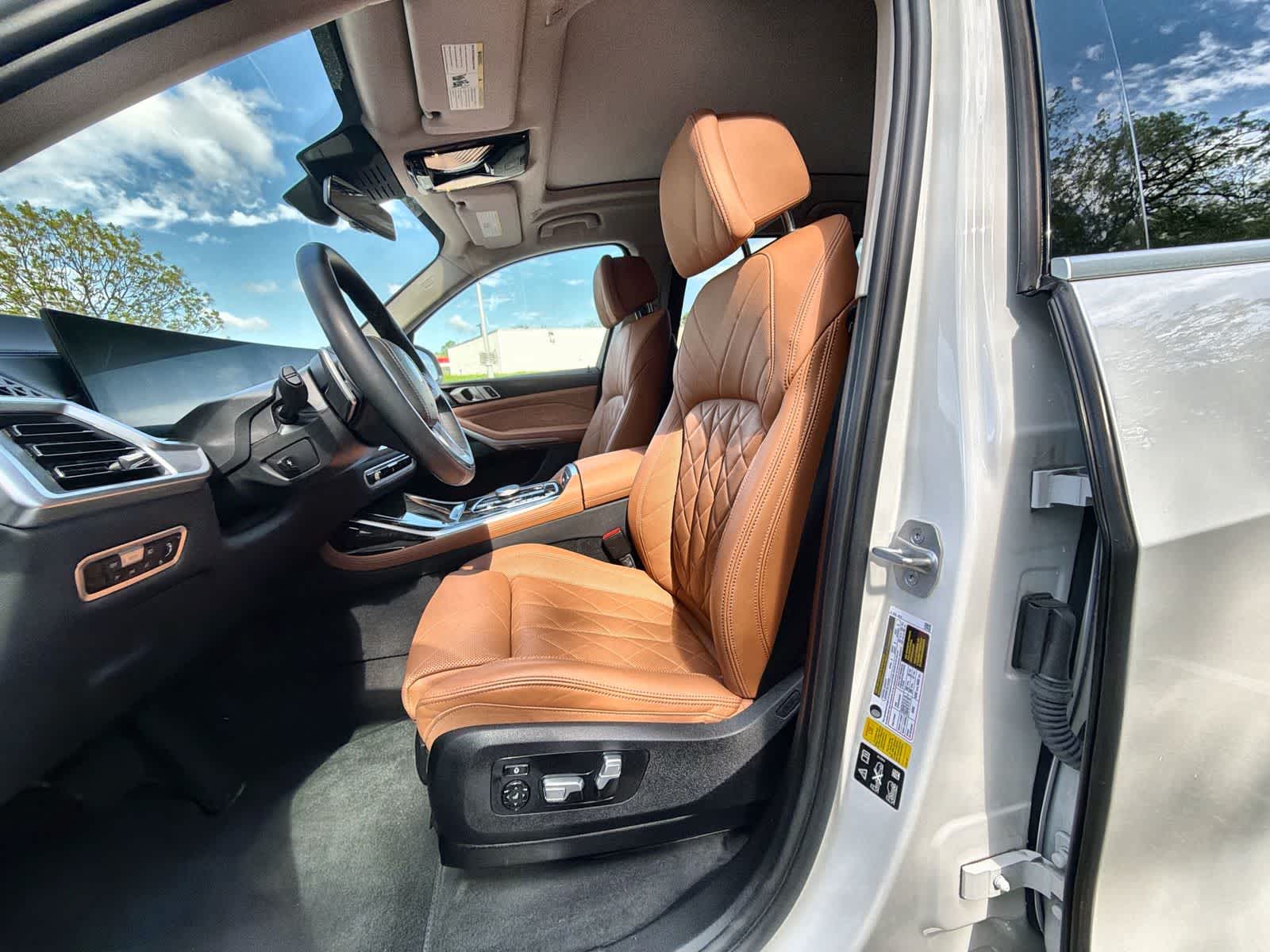 Thumbnail: 2023 BMW X7 - 18