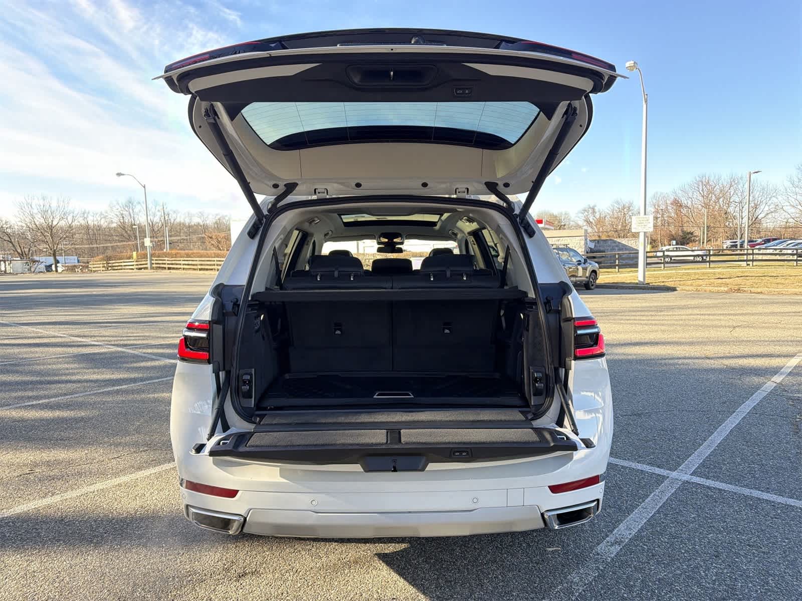 Thumbnail: 2025 BMW X7 - 27