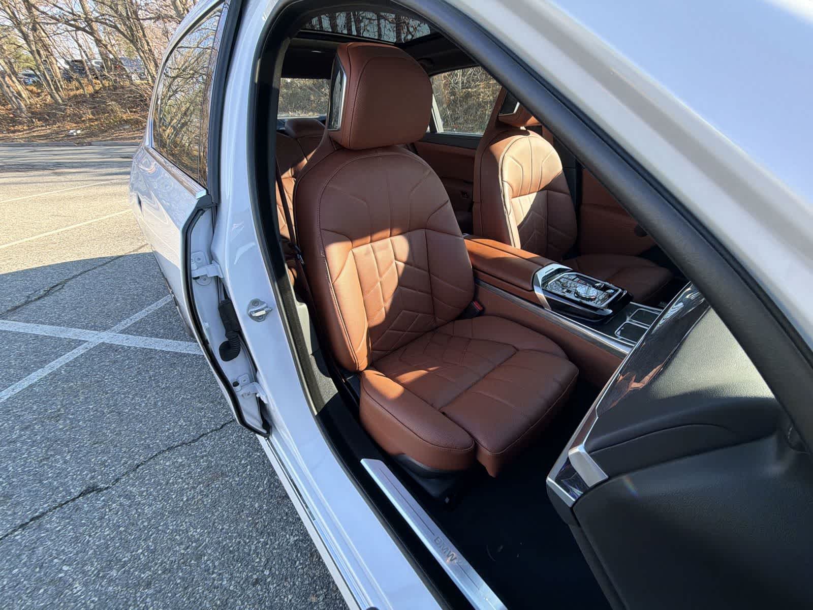 Thumbnail: 2025 BMW i7 - 22